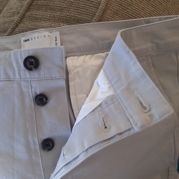 ASOS Khaki Shorts - Picture 2 of 5